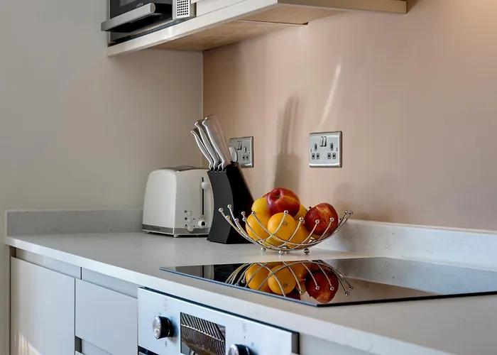 Bright North Bay Cricket Ground Views Appartement Scarborough