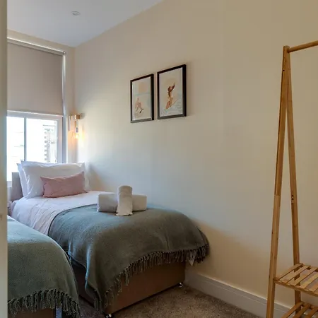 דירה Bright North Bay Cricket Ground Views