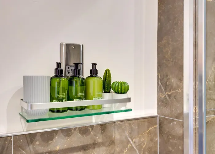 Bright North Bay Cricket Ground Views Lägenhet Scarborough