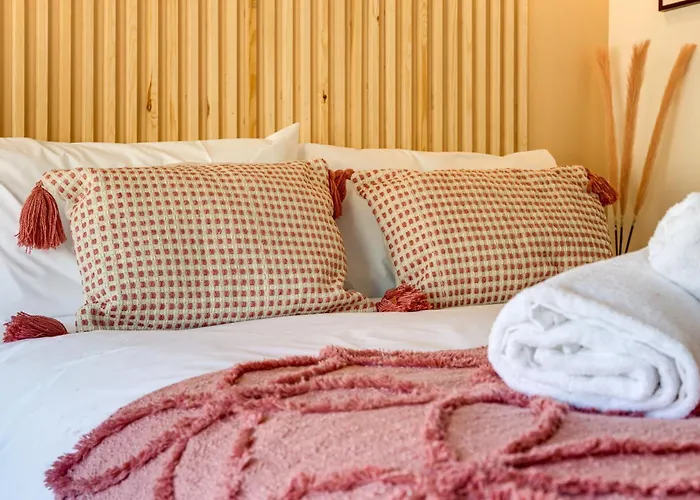 Bright North Bay Cricket Ground Views Lägenhet Scarborough