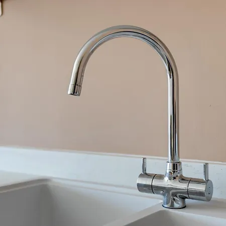 Bright North Bay Cricket Ground Views Apartamento *