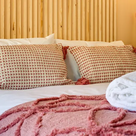 Bright North Bay Cricket Ground Views Apartamento Scarborough